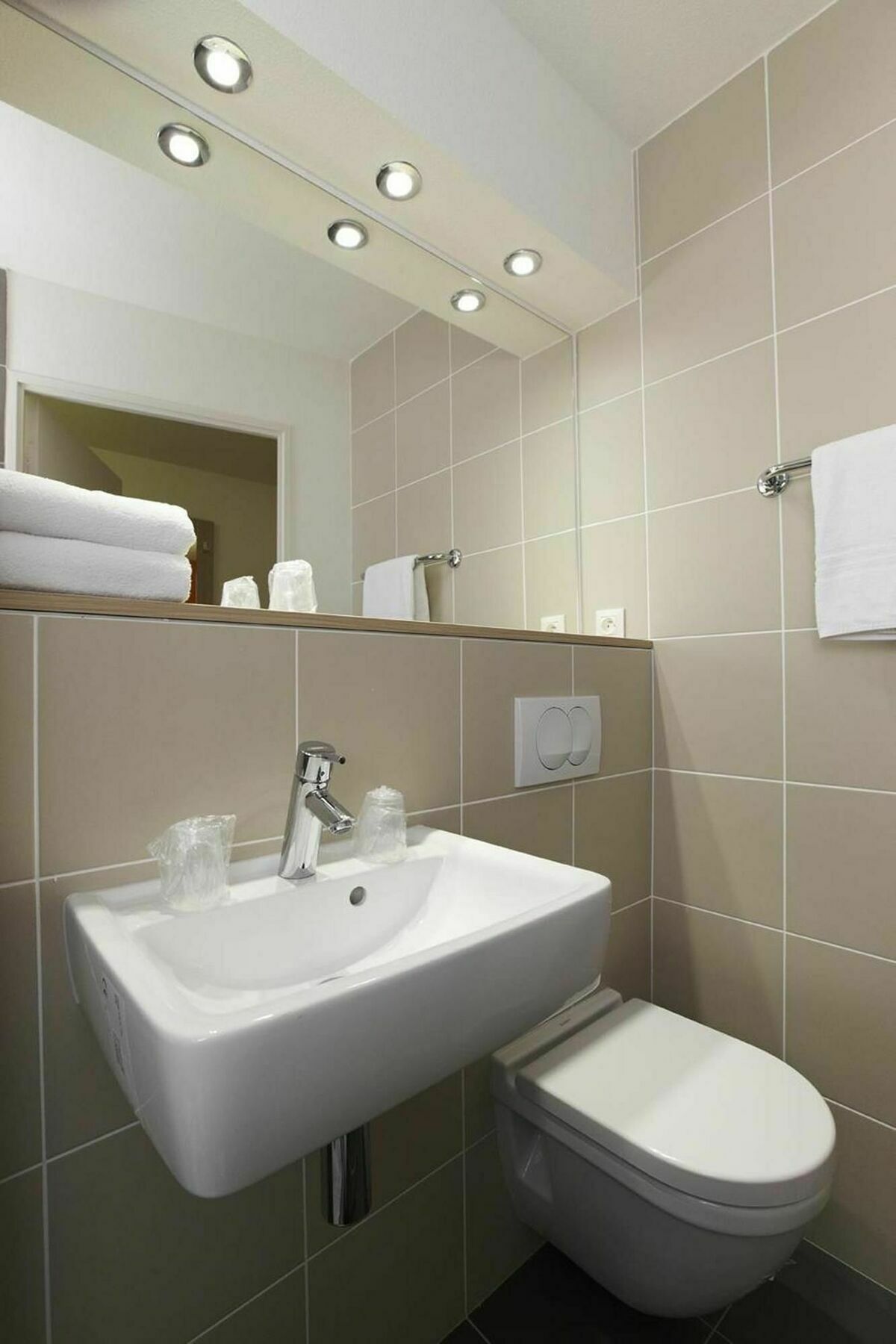 B&B Hotel Saint-Witz Roissy Buitenkant foto